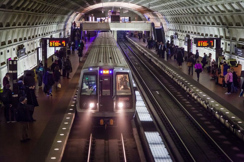 d-c--metro-station-Smithsonian.jpg