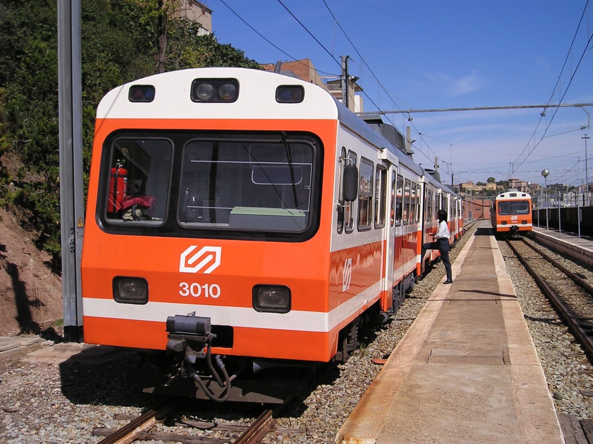 3000 - FGC - 15 - Manresa-Alta (26-09-04).jpg